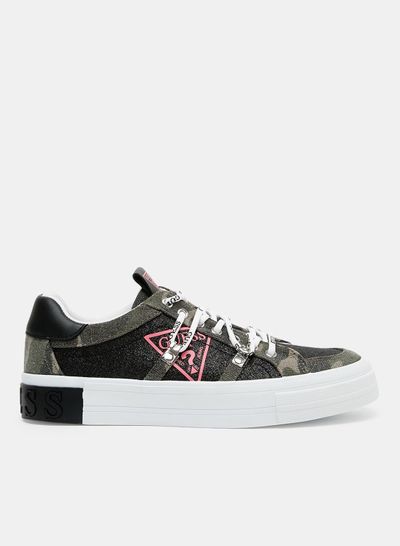 Hilson Low Top Sneakers